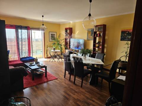 Apartamento t2 ao metro de santo ovídeo