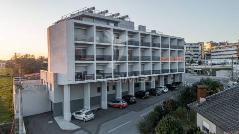 Apartamento t2, seminovo - ferreiros, amares