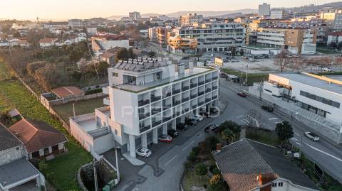 Apartamento t2, seminovo - ferreiros, amares