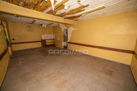 Moradia t2 com potencial de expansão – bairro senhora da saúde, évora