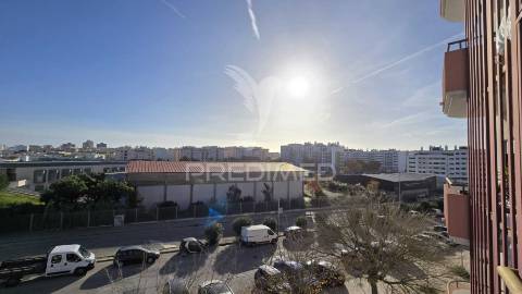 Excelente apartamento t3 com varandas