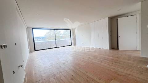 Apartamento t3 novo em creixomil - próximo ao hospital