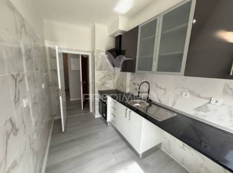 Apartamento t3 loures - lisboa