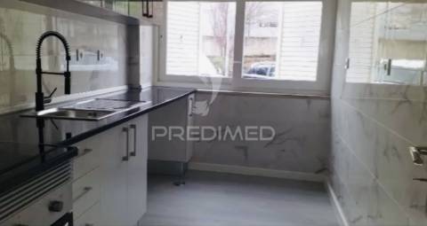 Apartamento t3 loures - lisboa