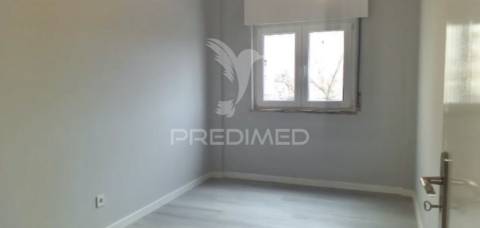 Apartamento t3 loures - lisboa