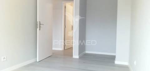 Apartamento t3 loures - lisboa