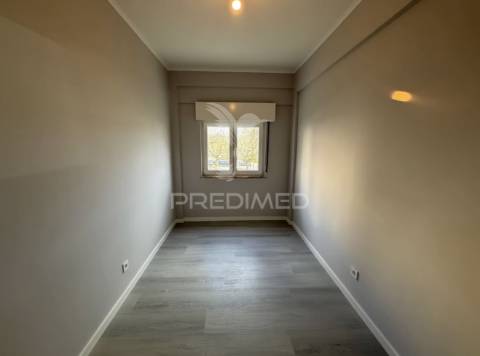 Apartamento t3 loures - lisboa