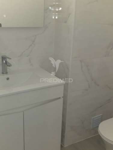 Apartamento t3 loures - lisboa