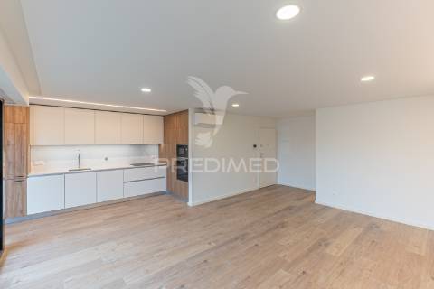 Apartamento t3 novo – candal – v.n de gaia