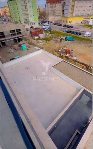 Apartamentos t3 novos em camarate