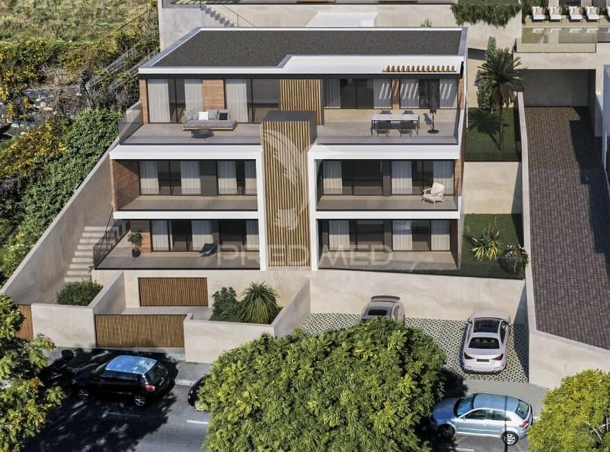 Apartamento t3 duplex na zona da ajuda