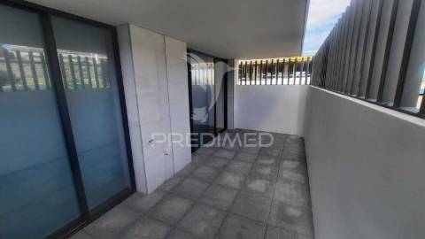 T1 novo com terraço e garagem na seca do bacalhau