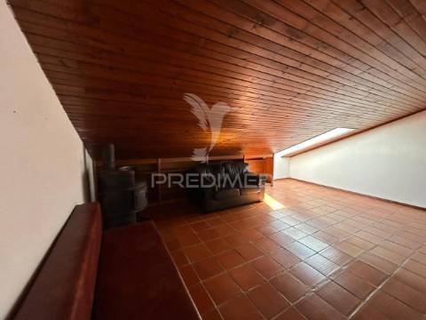 Duplex t2+2 renovado junto ao glicínias plaza – aveiro