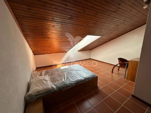 Duplex t2+2 renovado junto ao glicínias plaza – aveiro