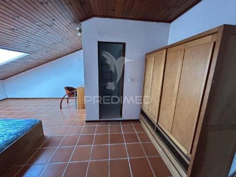 Duplex t2+2 renovado junto ao glicínias plaza – aveiro