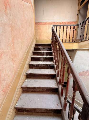 Prédio no centro do porto para restauro