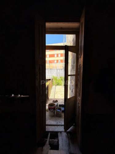Prédio no centro do porto para restauro