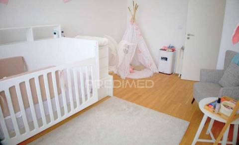 Vende-se moradia com piscina v3 leça palmeira praia