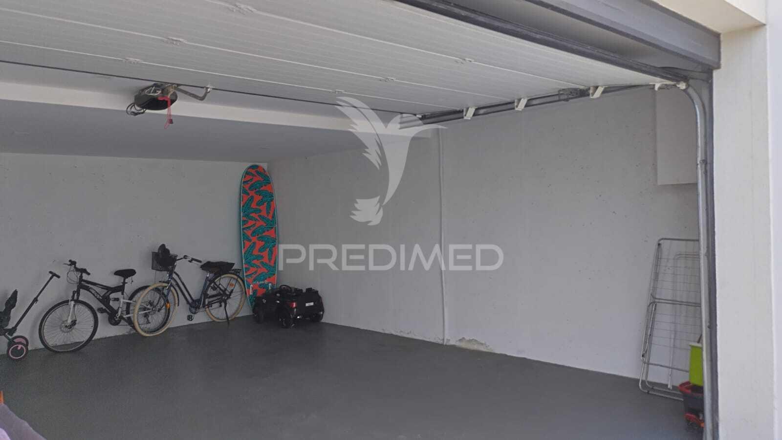 Vende-se moradia com piscina v3 leça palmeira praia