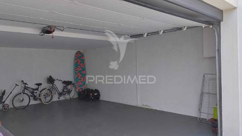 Vende-se moradia com piscina v3 leça palmeira praia