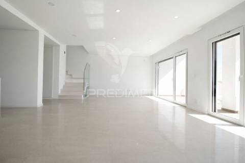 Moradia t3+1, charneca de caparica