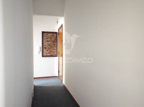 Apartamento t2 a 150m da estação, em algueirão