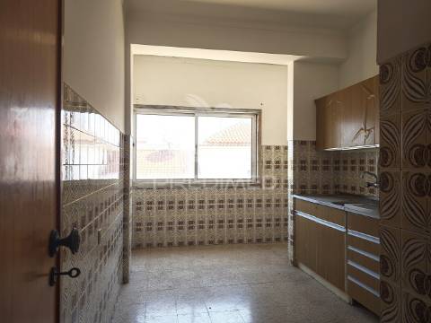 Apartamento t2 a 150m da estação, em algueirão