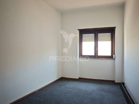 Apartamento t2 a 150m da estação, em algueirão