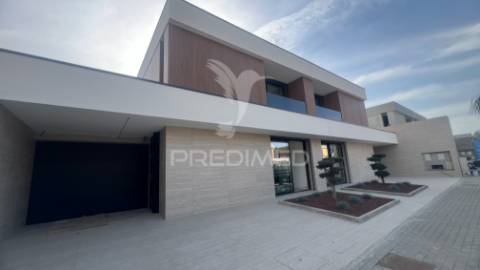 Moradia de luxo t3 - turiz, vila verde (lote 16)