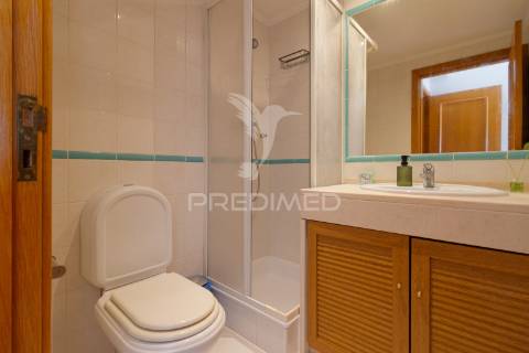 Apartamento t2  com suíte - santa marta do  pinhal - corroios - 340.000 €