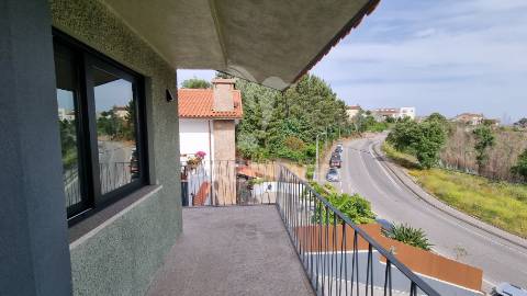 Arrenda-se moradia t3 em s. cosme, gondomar