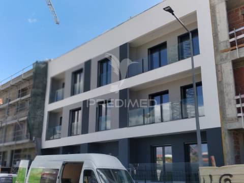 T2 quinta da polvora vele de milhaçcos c/parqueamento