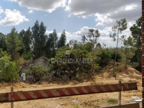 T2 quinta da polvora vele de milhaçcos c/parqueamento
