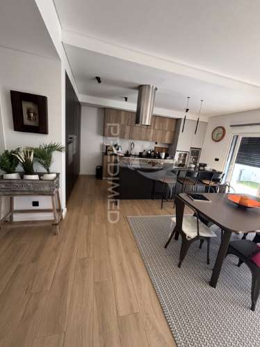 Moradia isolada semi nova  sala 50 m 2 acabamentos luxo
