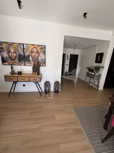 Moradia isolada semi nova  sala 50 m 2 acabamentos luxo