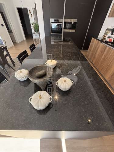 Moradia isolada semi nova  sala 50 m 2 acabamentos luxo