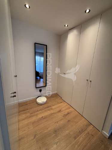 Moradia isolada semi nova  sala 50 m 2 acabamentos luxo