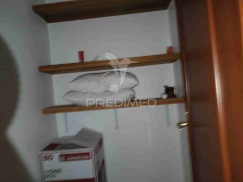 T1 com logradouro para arrendamento - almeirim