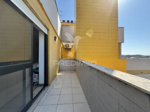 Espaçoso duplex em são domingos, santarém.