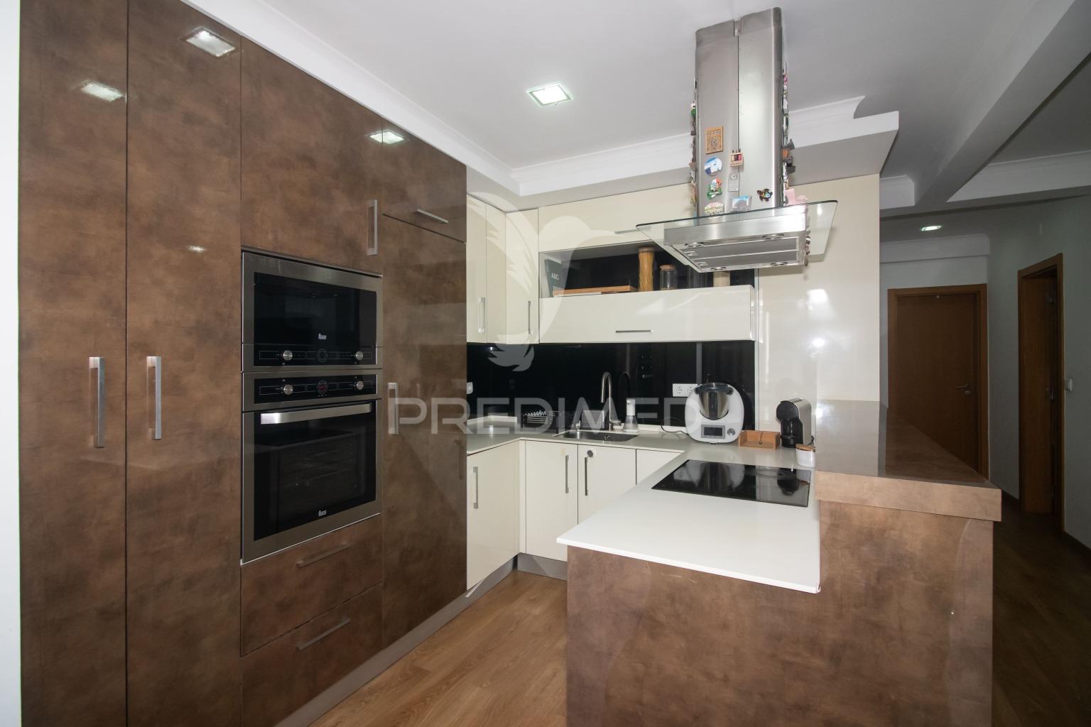 Apartamento t2 remodelado no forte da casa