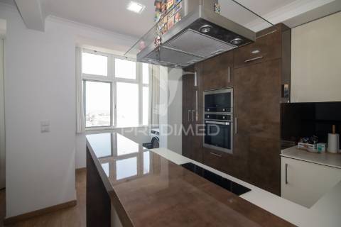 Apartamento t2 remodelado no forte da casa