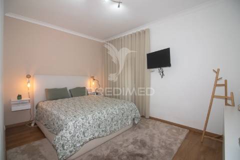 Apartamento t2 remodelado no forte da casa