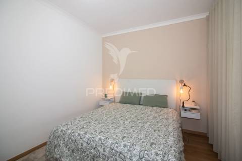 Apartamento t2 remodelado no forte da casa