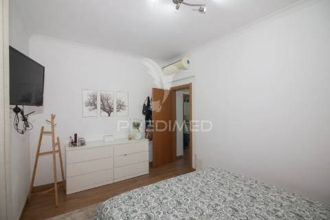 Apartamento t2 remodelado no forte da casa