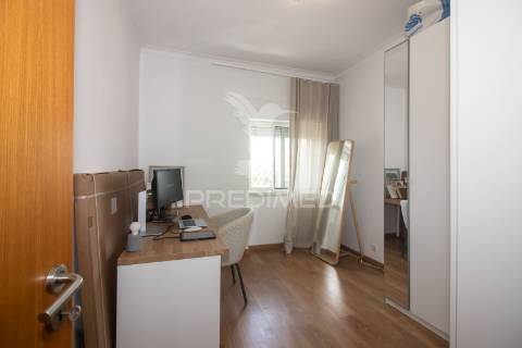 Apartamento t2 remodelado no forte da casa