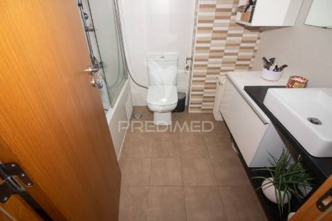 Apartamento t2 remodelado no forte da casa