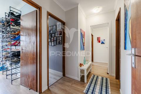 T3 renovado no afonsoeiro  – suite, escritório e vista única