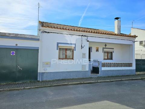 Moradia t3 com quintal e garagem