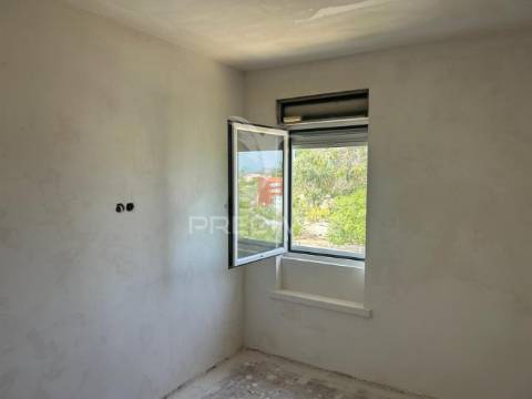 Apartamento t2 + sótão nos olivais (lisboa)