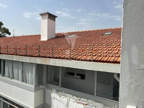 Apartamento t2 + sótão nos olivais (lisboa)
